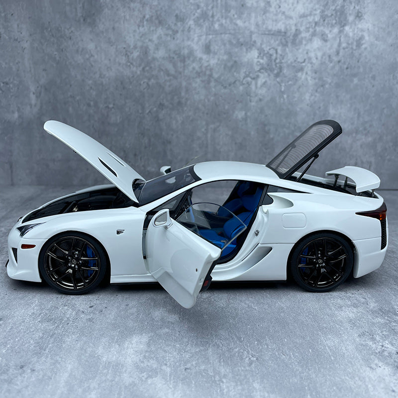 Lexus LFA 1:18 Die-Cast Alloy Model (Pop-Up Spoiler Edition – Collector Display)
