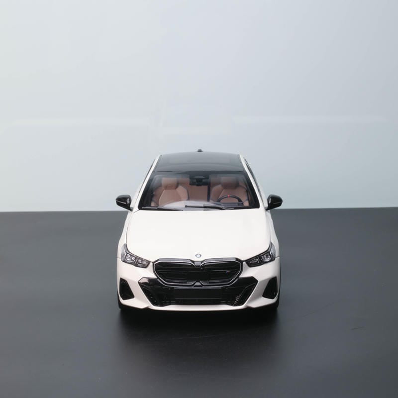 Minichamps 1:18 BMW i5 Alloy Model – Elegant Electric Precision