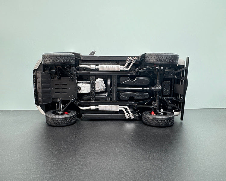 Mercedes-Benz G63 4×4 1:18 Die-Cast Alloy Model by Almost Real
