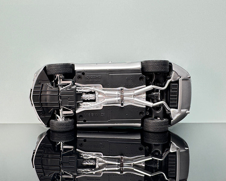 Kyosho BMW Z8 1:18 Scale Alloy Diecast Model – Interactive Collectible