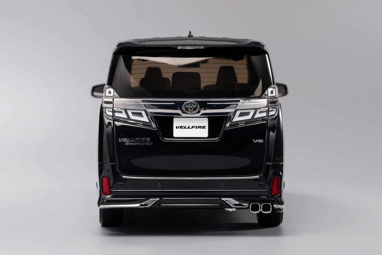 KengFai 1:18 Toyota Vellfire Alloy Diecast Model Car â MPV Collectible Diecast car