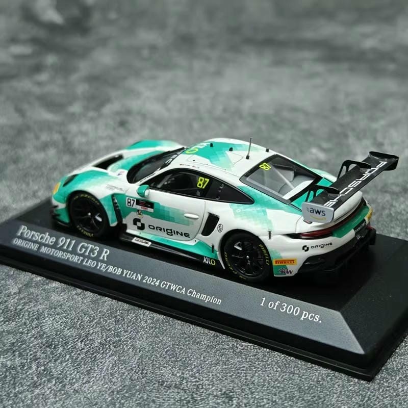 KILOworks 1:43 Porsche 911 GT3R Force Racing