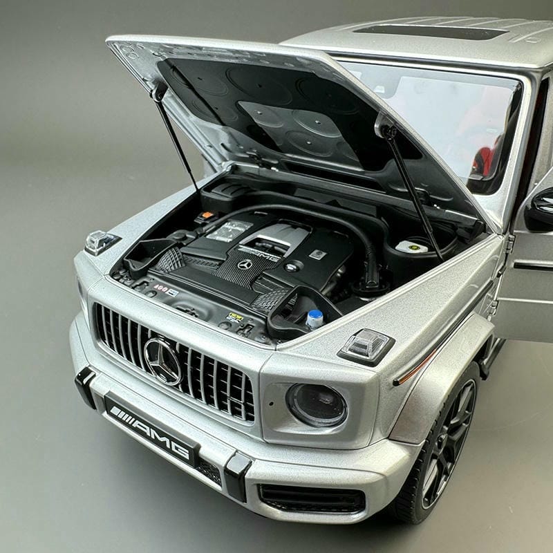 Almost Real 1:18 Mercedes-Benz G63