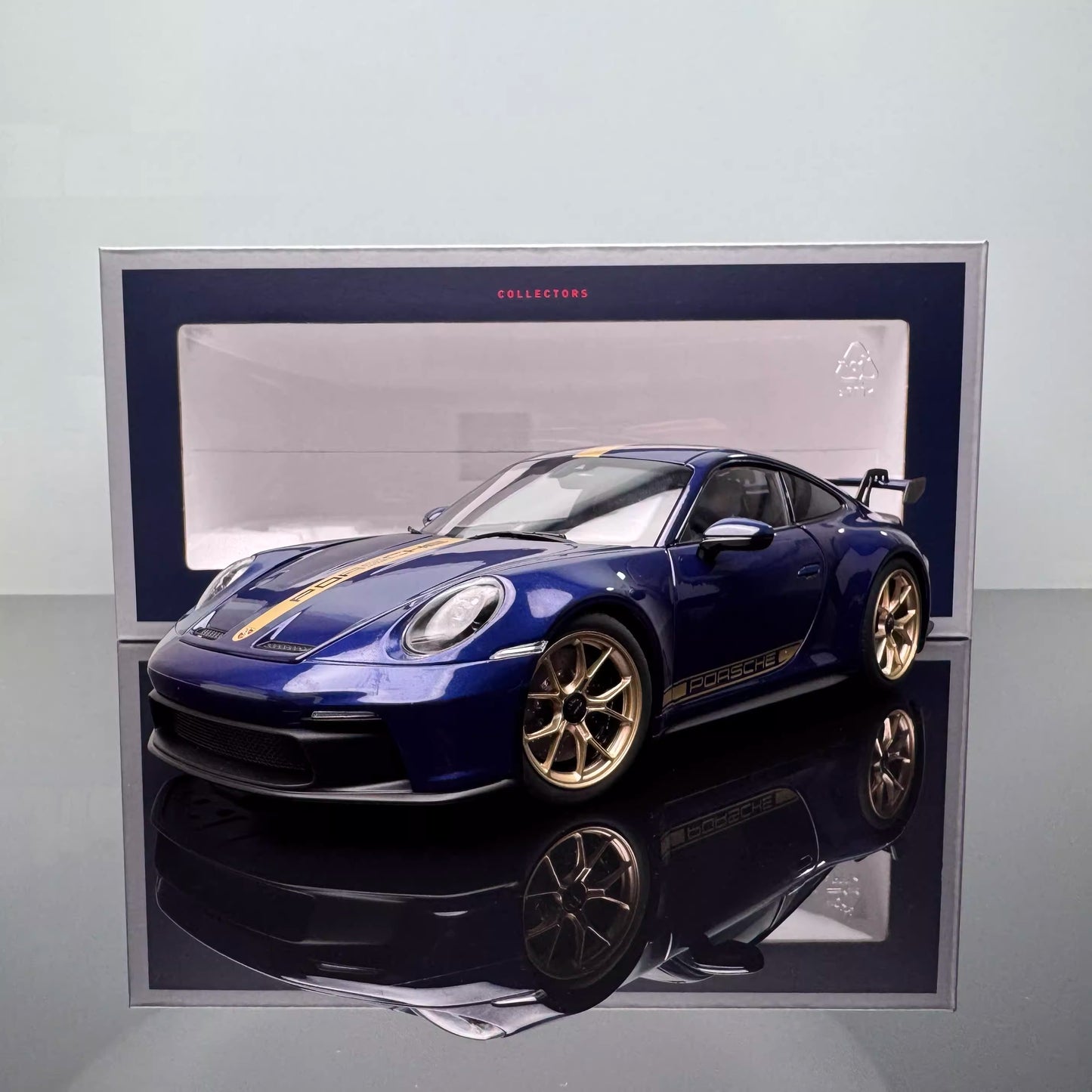 Norev Porsche 911 (992) GT3 2021 1:18 Diecast Model Car