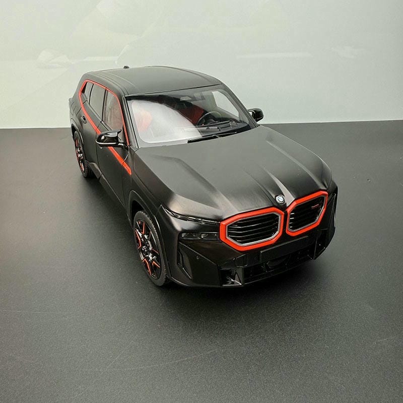 Minichamps 1:18 BMW XM Alloy Model – Bold Luxury Meets Precision Detail