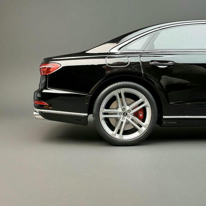 GT 1:18 Audi S8 Resin Model â Sealed Display Version