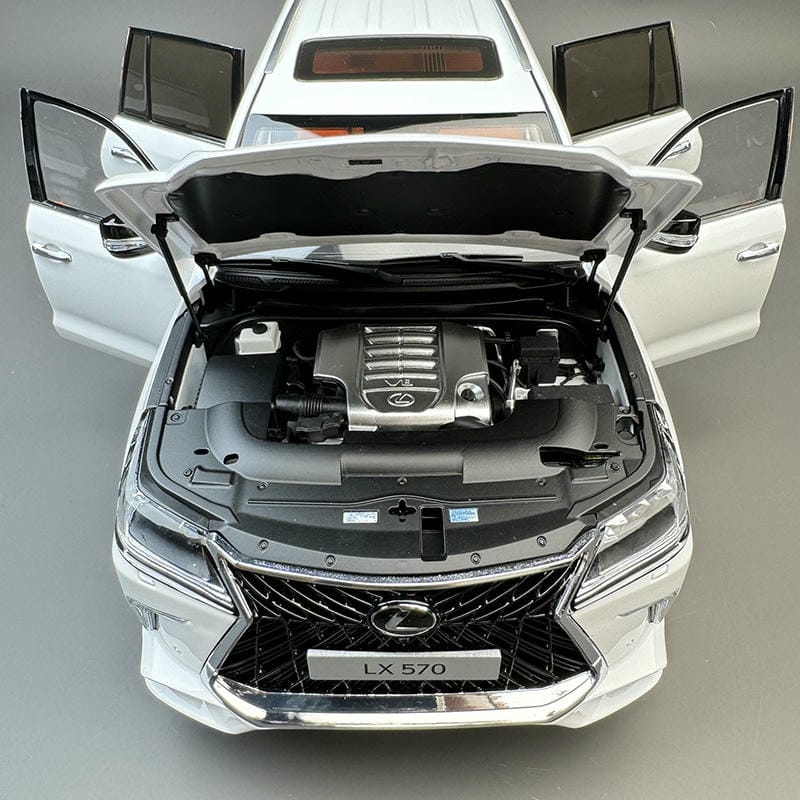 LCD 1:18 Lexus LX570