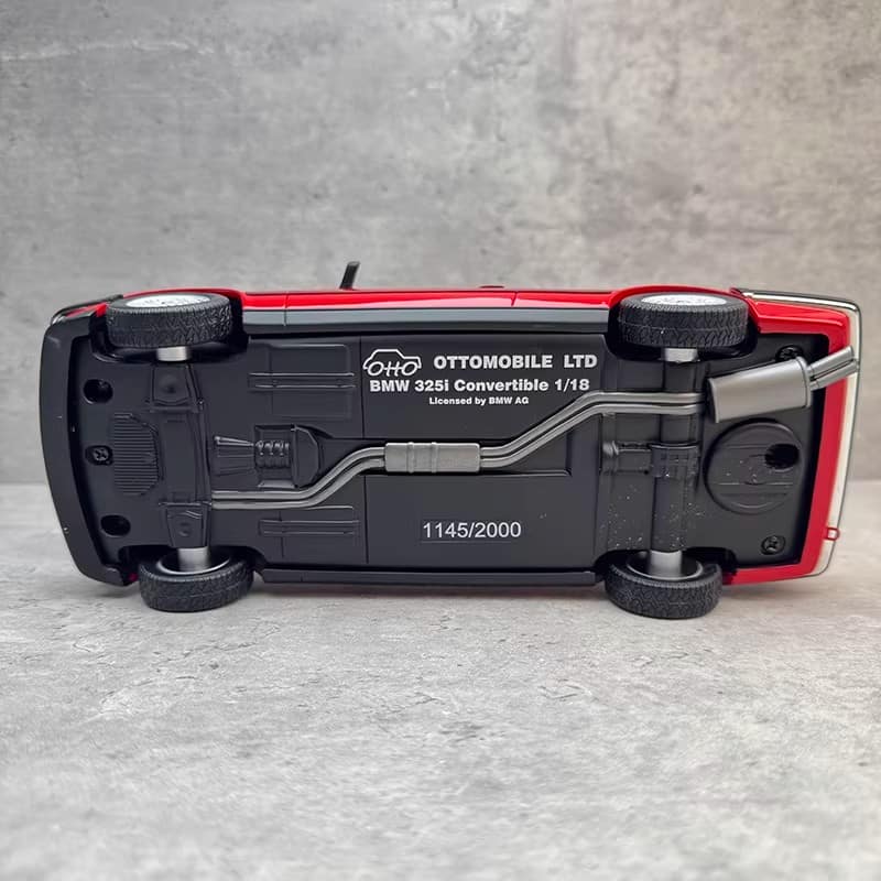 OTTO 1:18 BMW 325i Resin Model