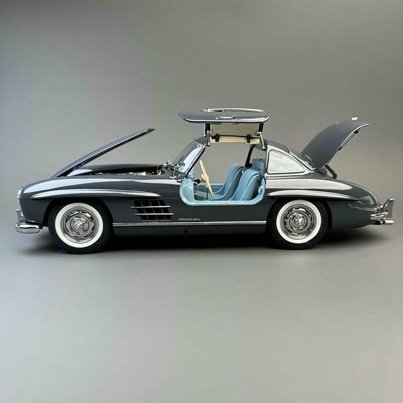 Mercedes-Benz 300SL 1:12 Scale Alloy Collectible Model – Fully Functional Doors & Steering