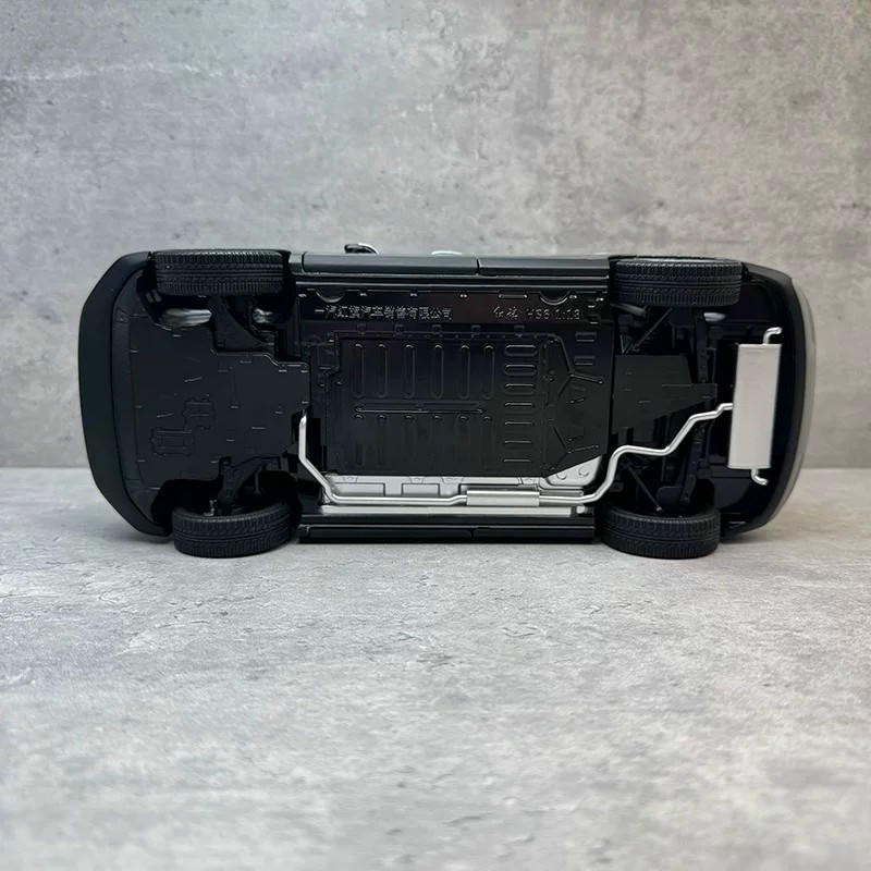 FAW 1:18 Hongqi HS6 PHEV Diecast Model Car