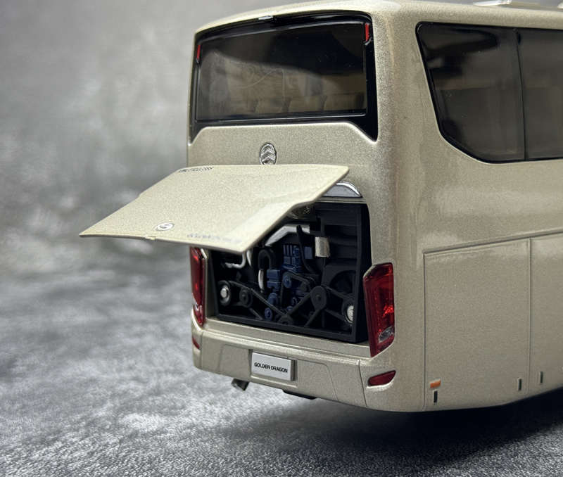 Xiamen Golden Travel Kaige 1/38 Bus Model
