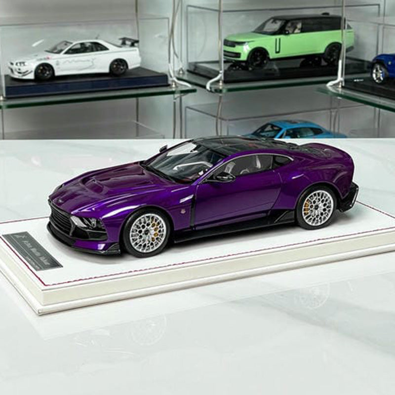 RUNNER 1:18 Aston Martin Valour Resin Model Car