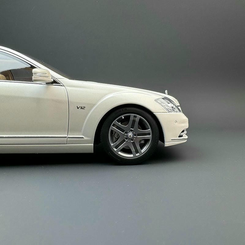 MH 1:18 Scale Mercedes-Benz S600L W221 Diecast Model Car