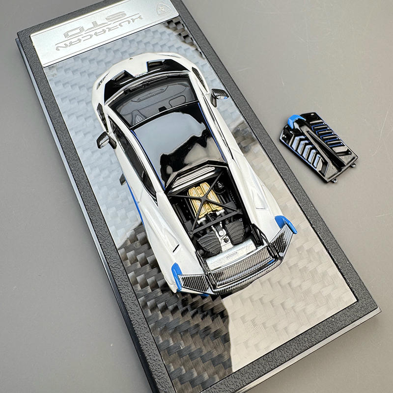 LCD Model 1:64 Lamborghini Huracán STO Diecast Car