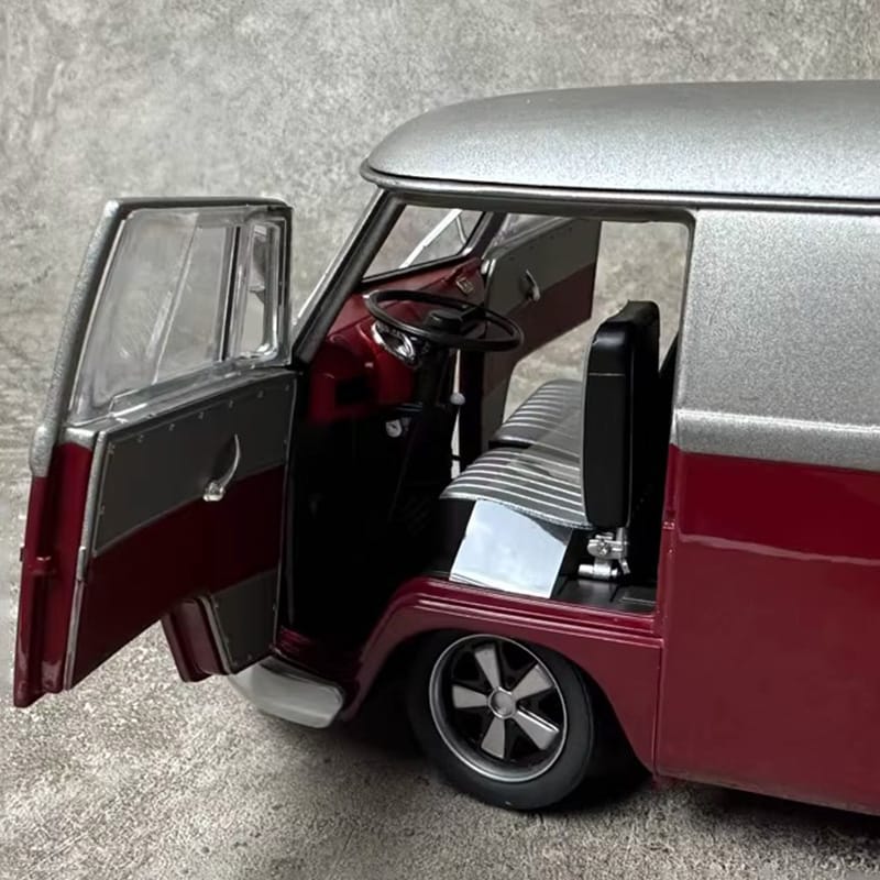 Schuco Volkswagen VW T1b Lowrider Bus 1:18 Diecast Model