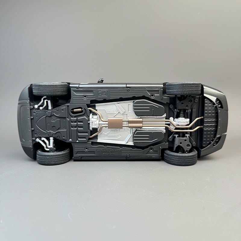 LCD 1:18 Land Rover Range Rover SV Long Wheelbase 2022 Diecast Car (Black)