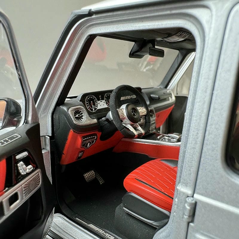 Almost Real 1:18 Mercedes-Benz G63