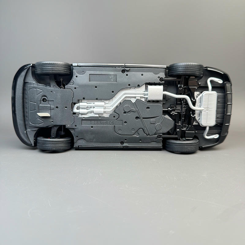Original 1:18 Audi Q6 Diecast Car Model