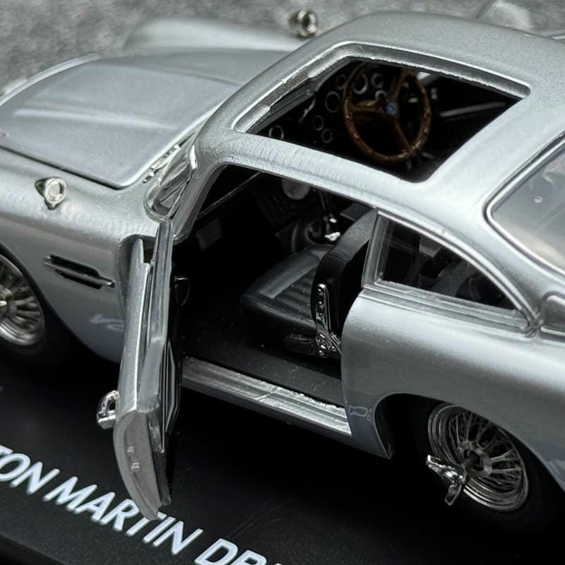 Xiaoguang 1:43 Aston Martin DB5 – 007 Functional Edition