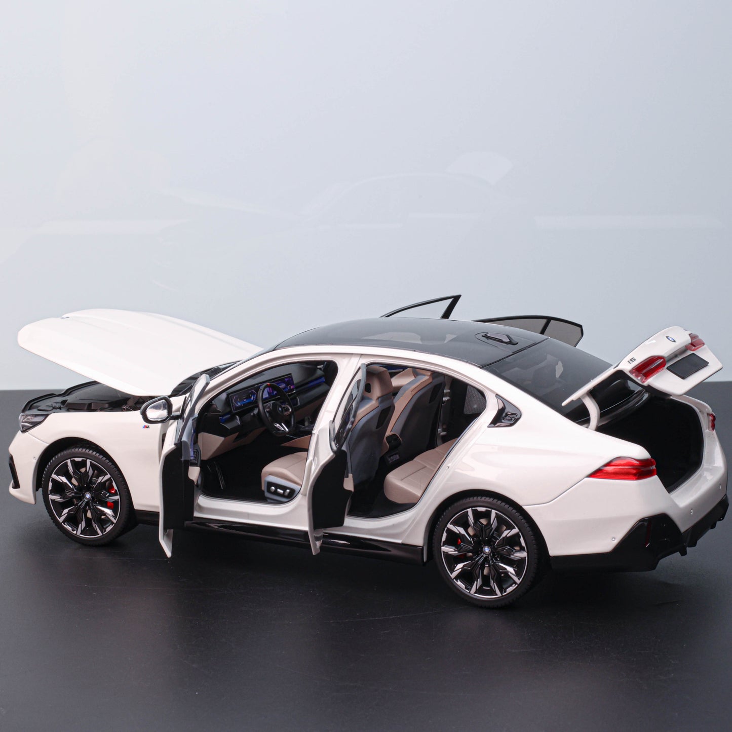 MINICHAMPS 1:18 Porsche 911 (992) – Alloy Model Car in White, Gray, or Blue
