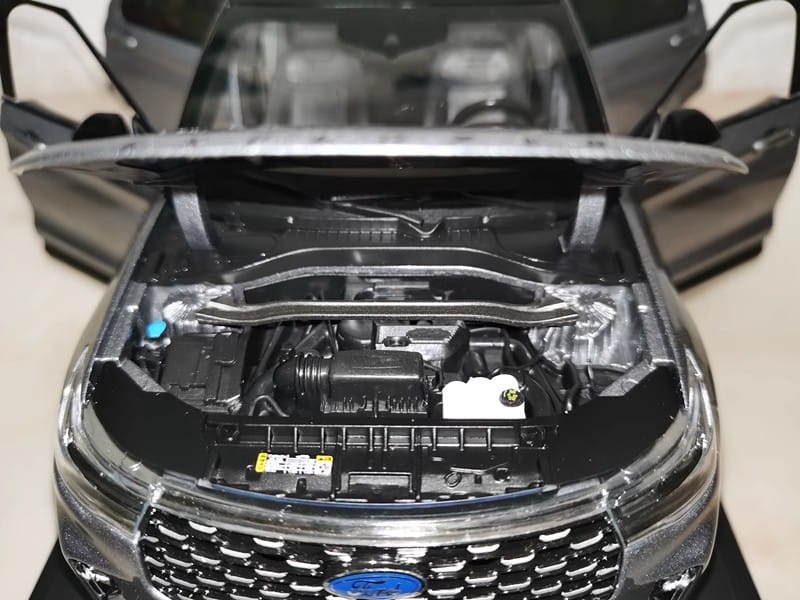 Changan Ford Explorer 2023 1:18 Alloy Die-Cast Model (Gray – Full Function Display Edition)