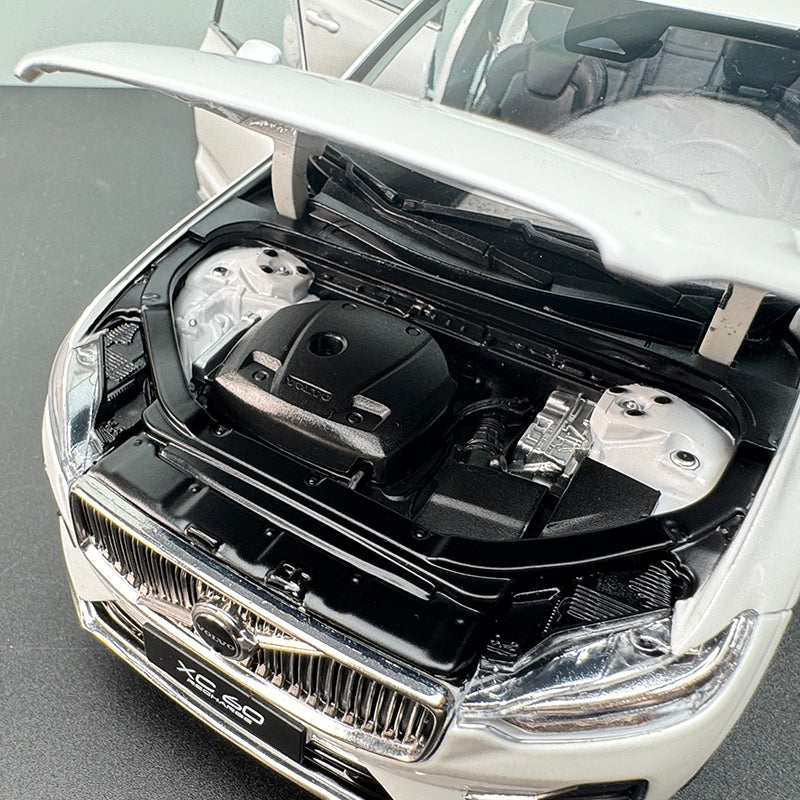 Volvo 22 Modified XC60 1:18 Die-Cast Alloy Model (Crystal White, Silver Gray, Morning Light Silver)