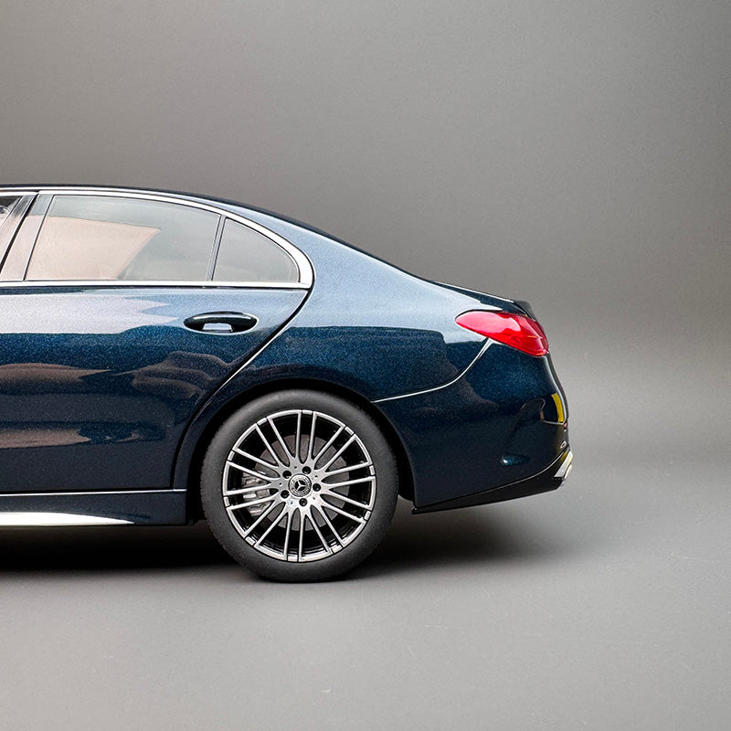 Mercedes-Benz C-Class C260 1:18 Scale Diecast Model Car – Alloy & ABS Collectible with Full Opening Parts