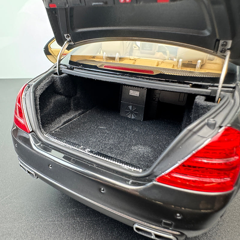 MH 1:18 Mercedes‑Benz S600L W221 Die‑Cast Alloy Model – Opening Panels & Engine Bay Display
