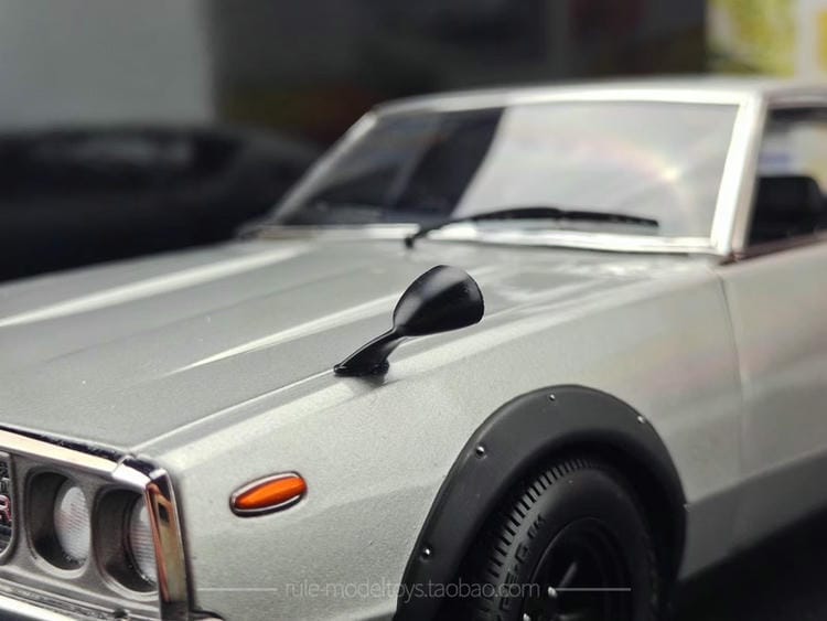 Kyosho 1:18 Die-Cast Model Car (Silver, Model No. 08255S)