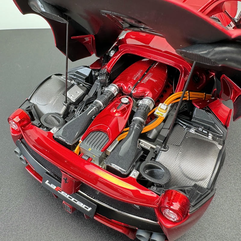 BBR 1:18 Ferrari LaFerrari Lewis Hamilton Edition – Red Metallic Diecast Collectible