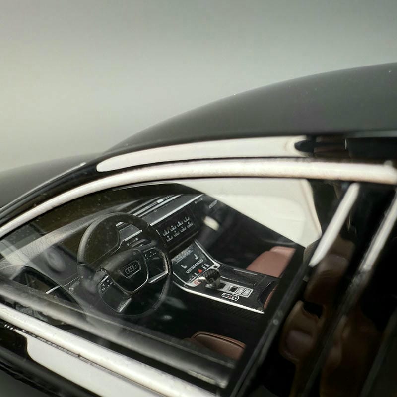 GT 1:18 Audi S8 Resin Model â Sealed Display Version
