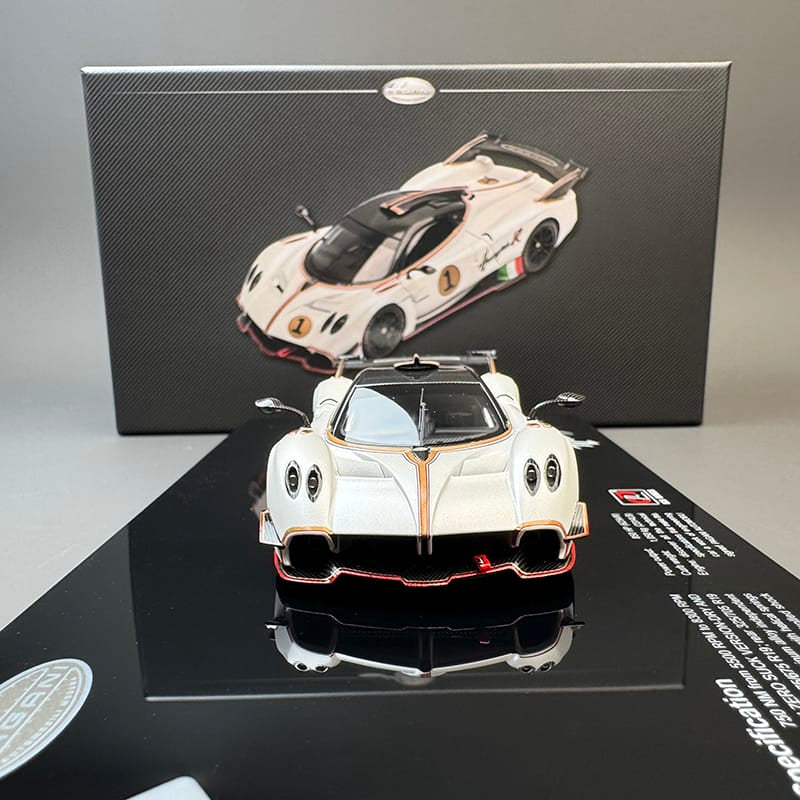 LCD Pagani Huayra R 1:43 Diecast Model Car