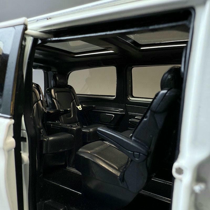 Norev 1:18 Mercedes-Benz V260 – Luxury MPV Alloy Model