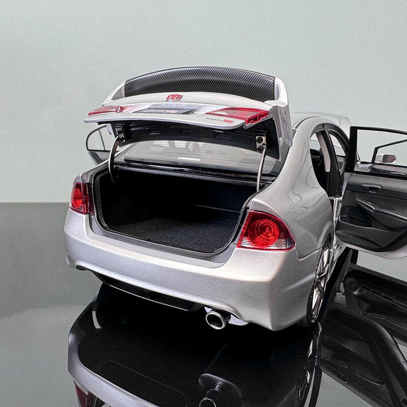 MotorHelix 1:18 Honda Civic FD2 Diecast Car