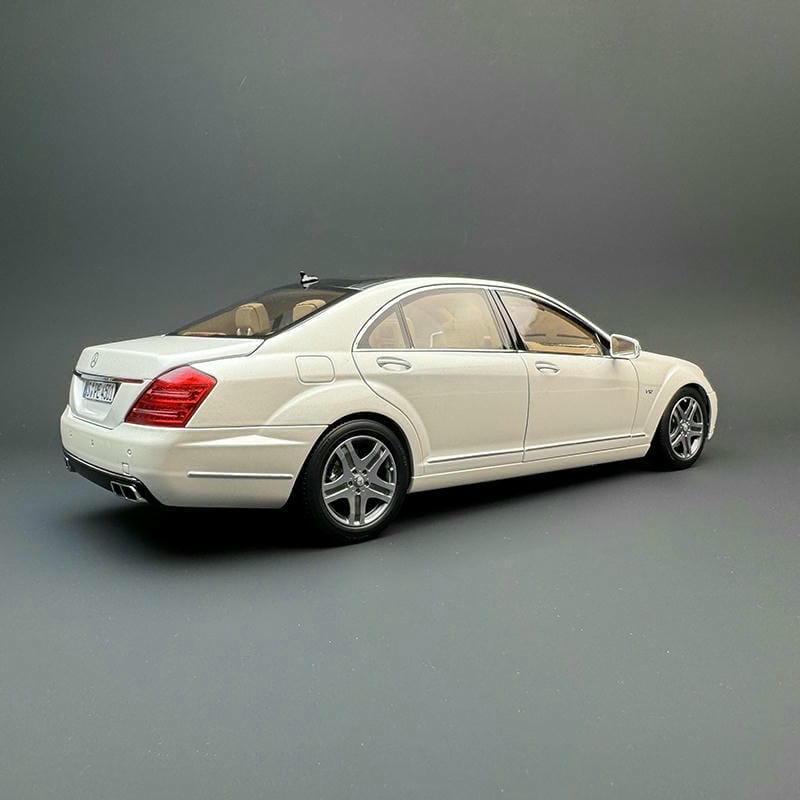 MH 1:18 Scale Mercedes-Benz S600L W221 Diecast Model Car