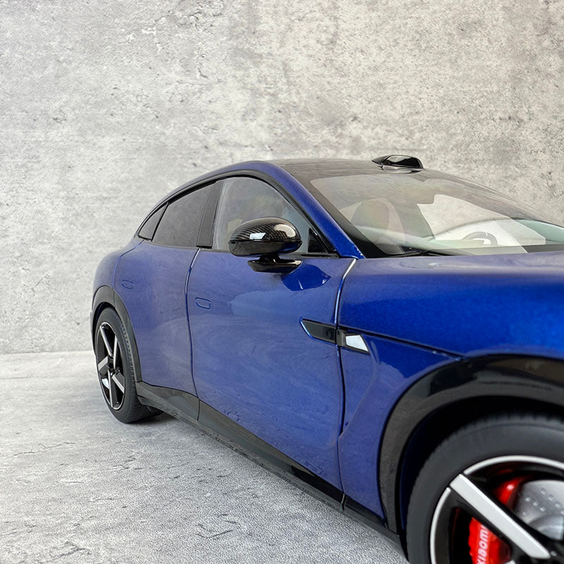 Xiaomi YU7 Alloy Model – 1:18 Scale