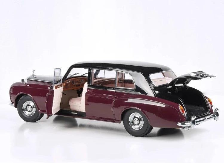 Rolls-Royce Phantom V 1:18 Diecast Model by Kyosho (Luxury Classic Edition – Full Open Display)