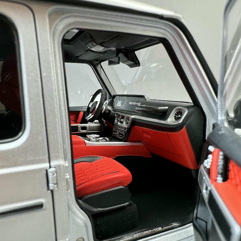 Almost Real 1:18 Mercedes-Benz G63