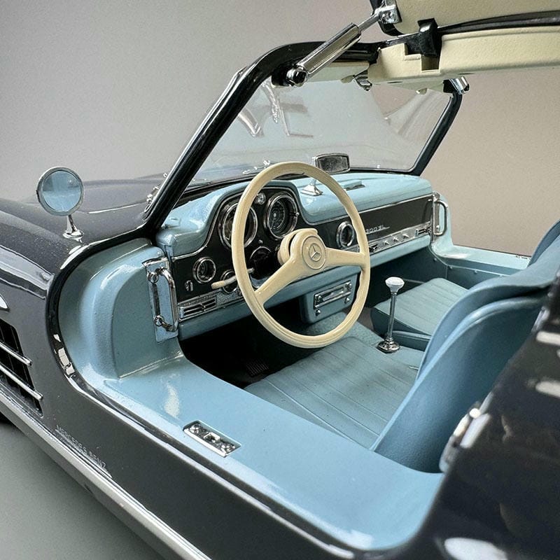 Mercedes-Benz 300SL 1:12 Scale Alloy Collectible Model – Fully Functional Doors & Steering