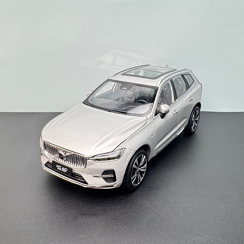 Volvo 22 Modified XC60 1:18 Die-Cast Alloy Model (Crystal White, Silver Gray, Morning Light Silver)