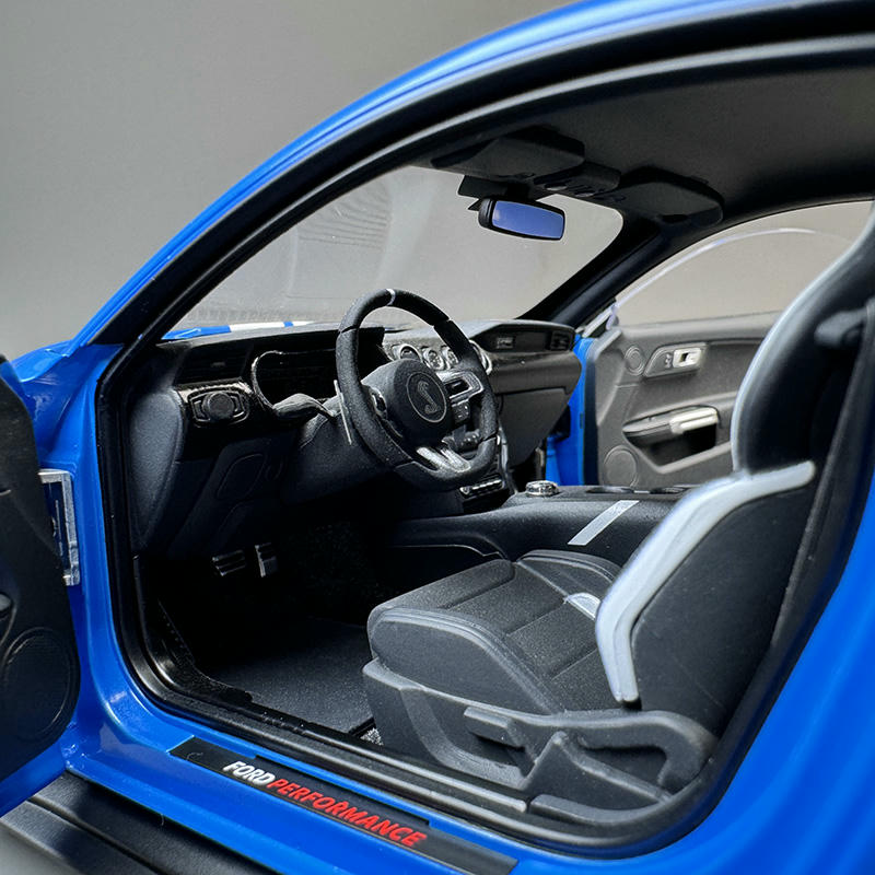 AutoArt 1:18 Ford Mustang Shelby GT500 Alloy Diecast Model Car