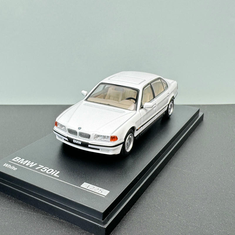 AR Box Realistic 1:64 BMW E38 750iL Alloy Diecast Model Car