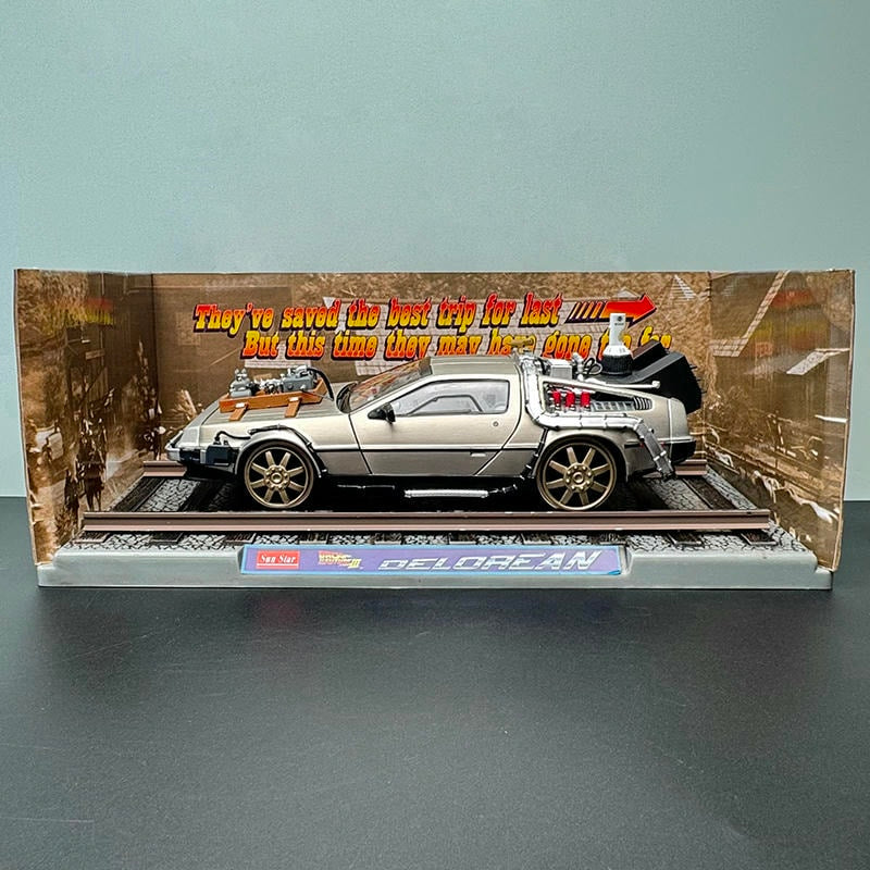 SunStar 1:18 Back to the Future Part III Time Machine Diecast Model 2714# – Movie Car Collection