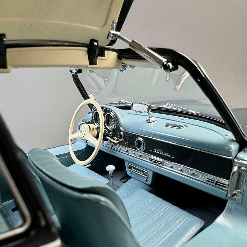 Mercedes-Benz 300SL 1:12 Scale Alloy Collectible Model – Fully Functional Doors & Steering