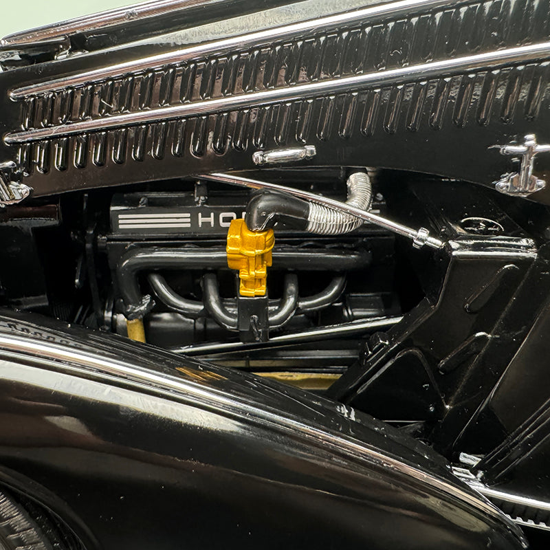 SunStar 1939 Horch 855 Special Roadster 1:18 Diecast Model – Black Edition