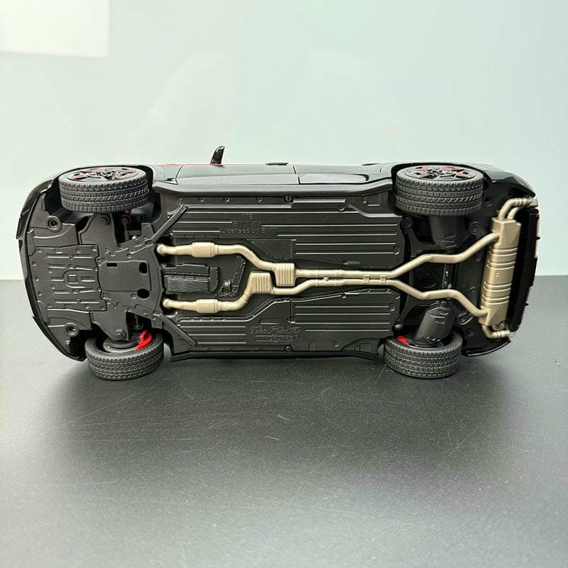 Minichamps 1:18 BMW XM Alloy Model – Bold Luxury Meets Precision Detail