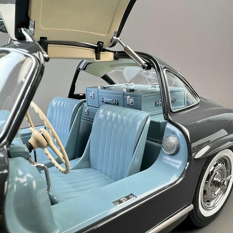 Mercedes-Benz 300SL 1:12 Scale Alloy Collectible Model – Fully Functional Doors & Steering
