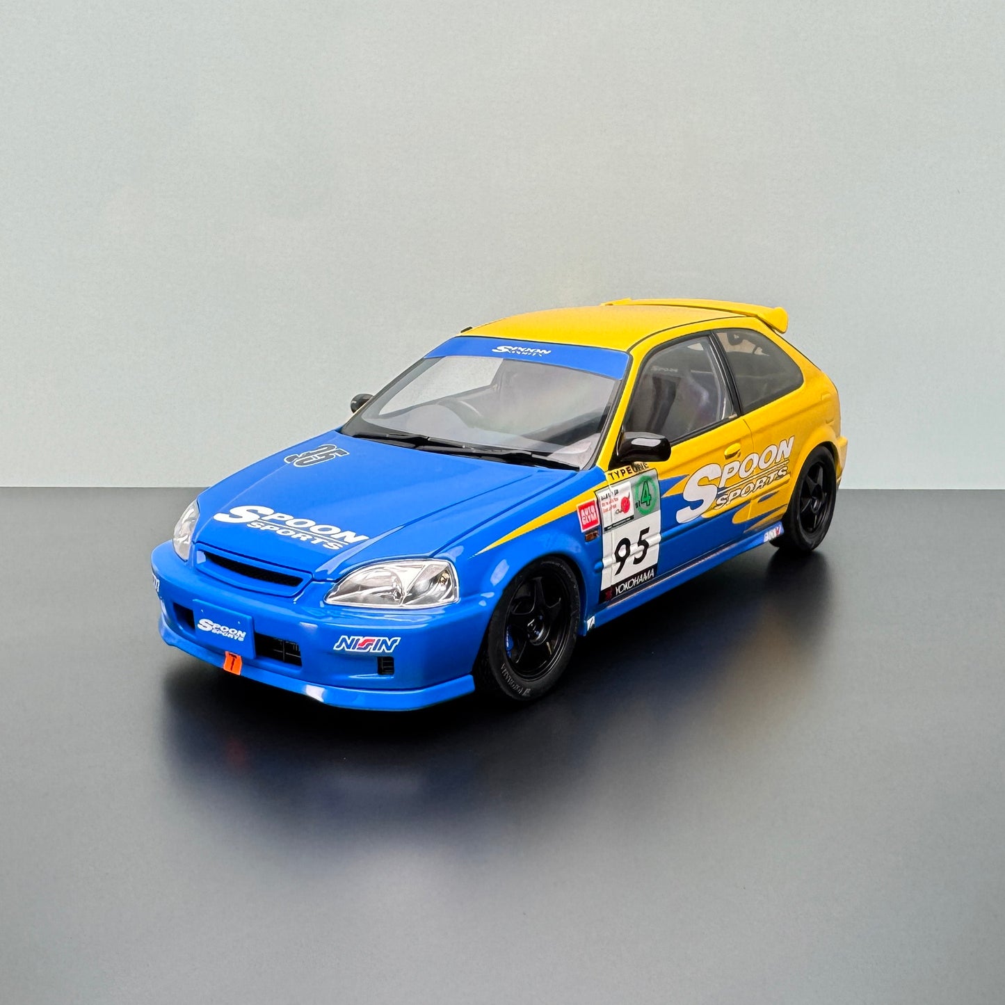 Honda Civic EK9 Type R 1:18 DieCast Alloy Model by MOTORHELIX