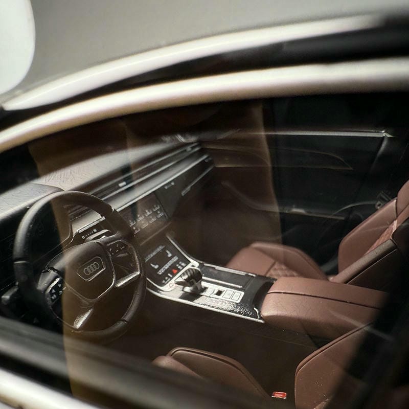 GT 1:18 Audi S8 Resin Model â Sealed Display Version