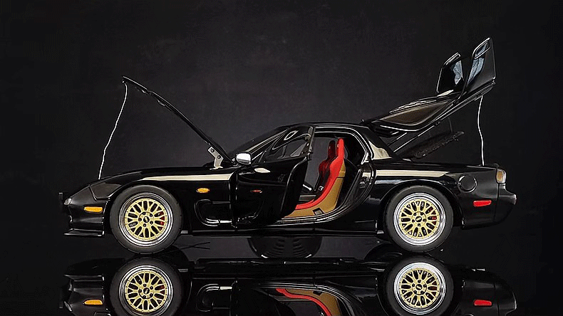 Mazda RX-7 (FD) – 1:18 Diecast Alloy Model by AUTOart (Full Opening Version with Transparent Display Box)(75969)(75968)
